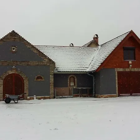 Lodge Mizse Tanya Lajosmizse