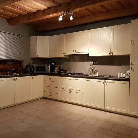Lodge Mizse Tanya Lajosmizse