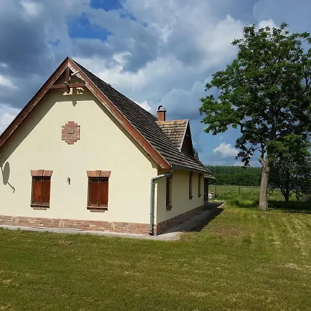 Lodge Mizse Tanya *