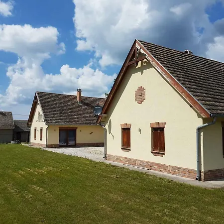 Lodge Mizse Tanya Lajosmizse