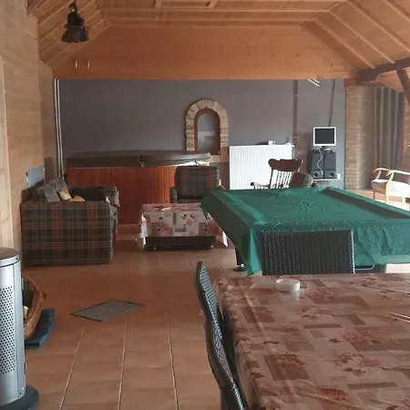 Lodge Mizse Tanya *